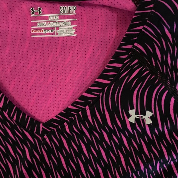 Under Armour Heat Gear Women's small long sleeve shirt - Picture 2 of 2